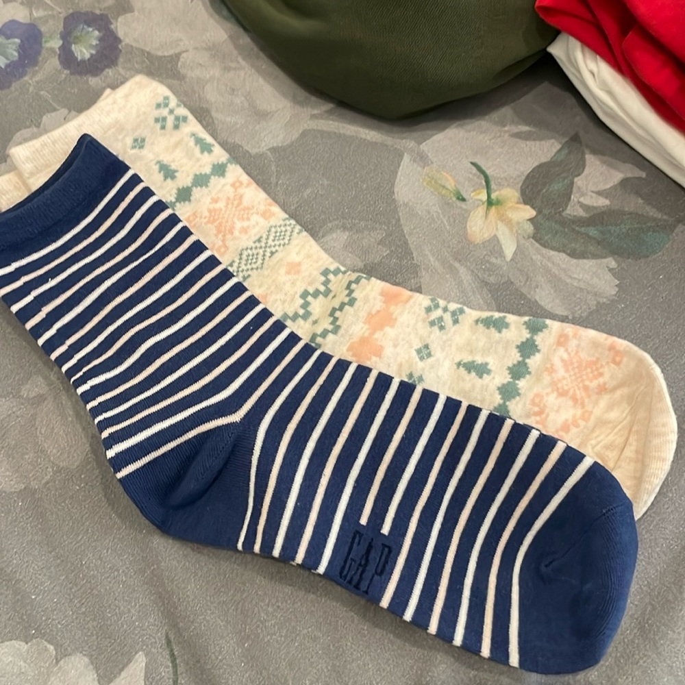 Gap Socks - Set of 2 - Brand New